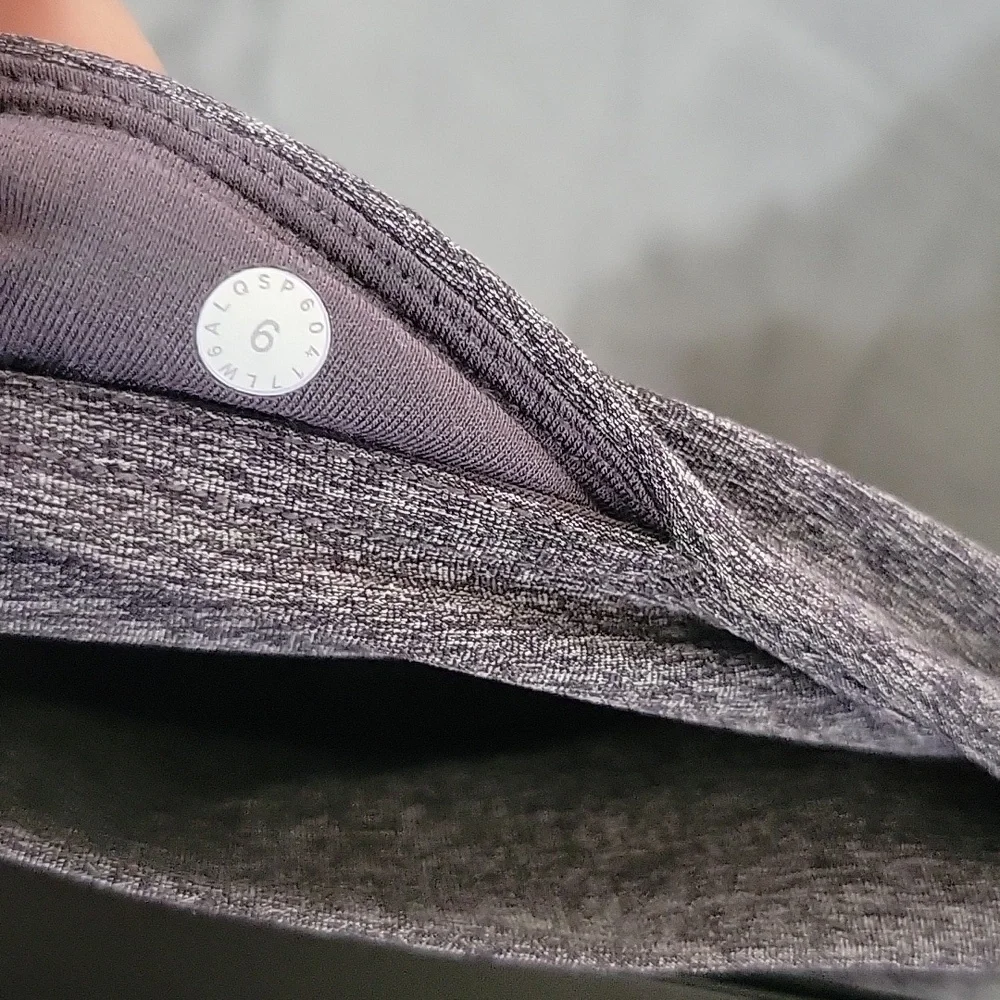 Lululemon Tied To It Crop - Picture 6 of 6